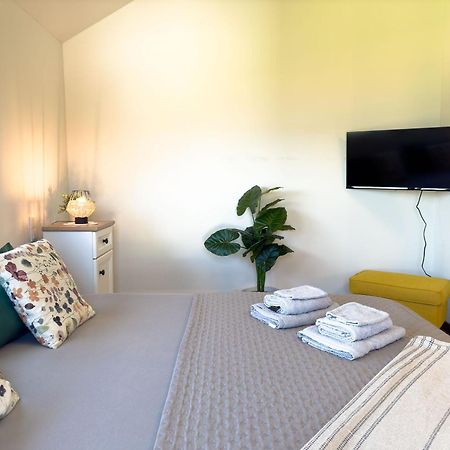 Serenity Vista Retreat Bnb Bescheid Esterno foto