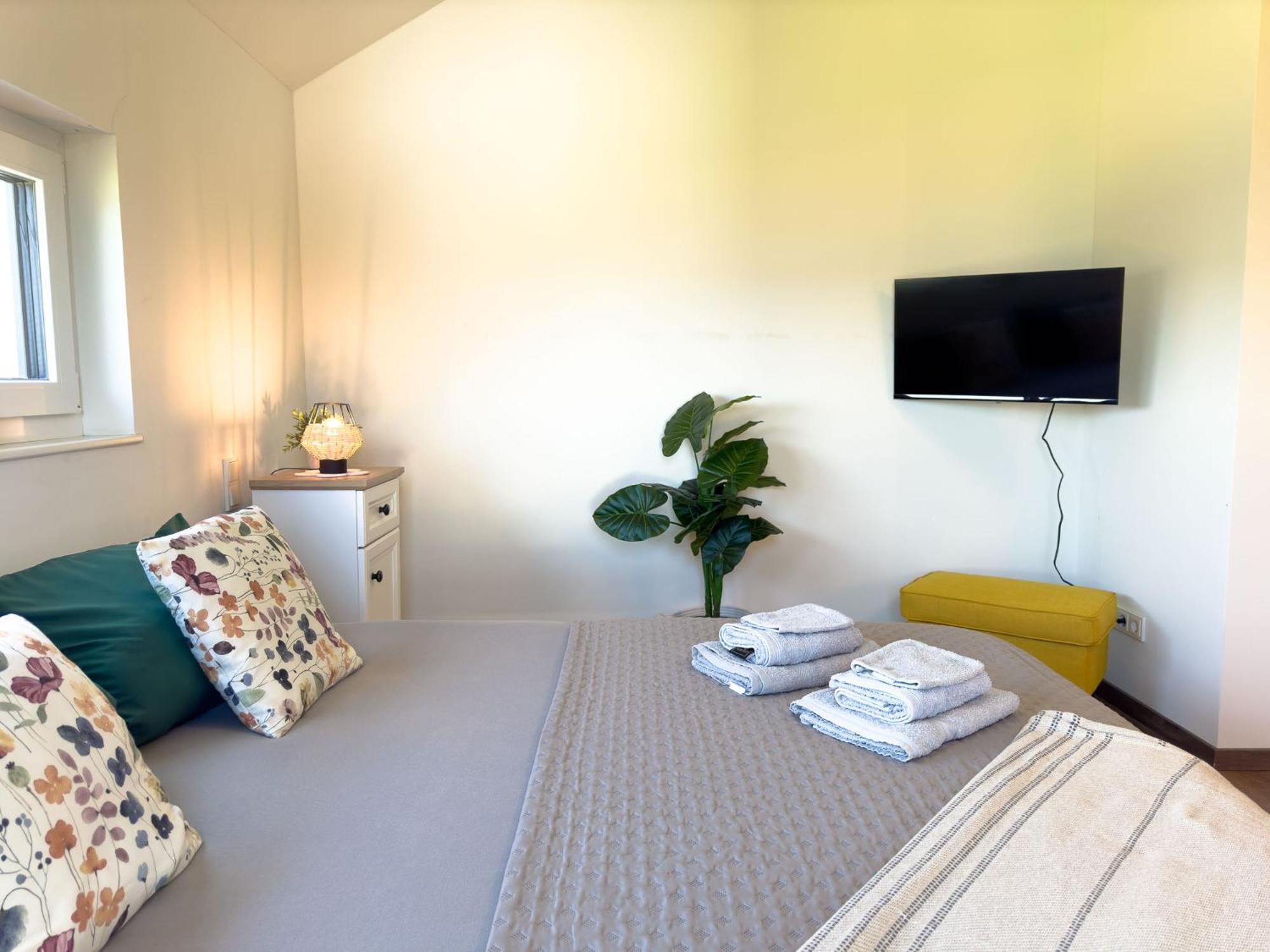 Serenity Vista Retreat Bnb Bescheid Esterno foto
