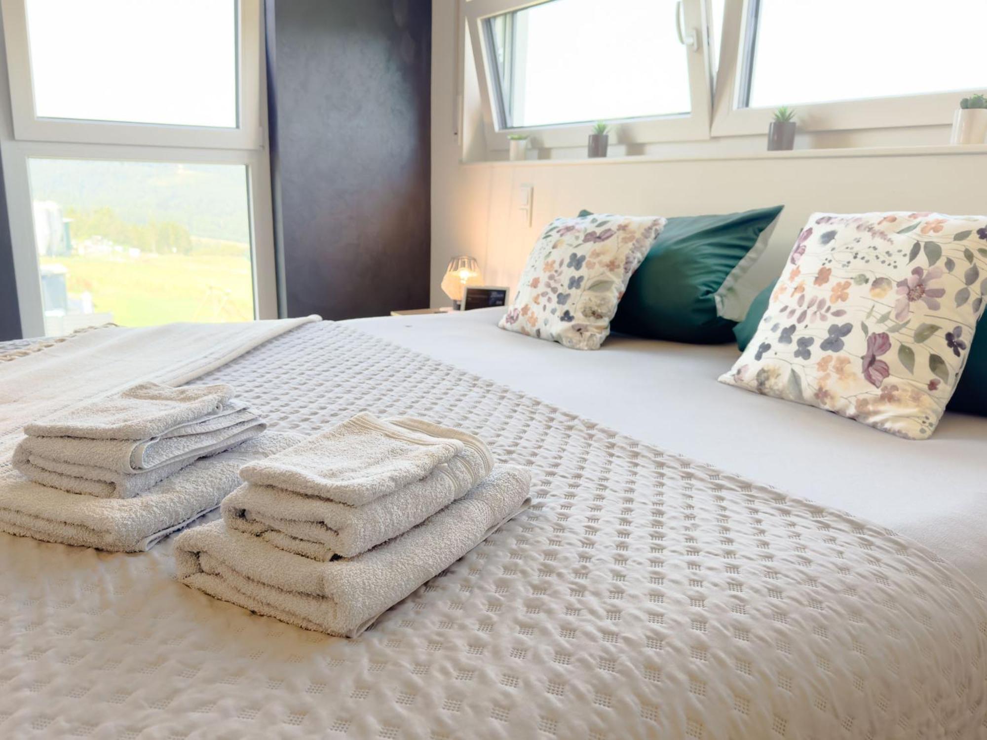 Serenity Vista Retreat Bnb Bescheid Esterno foto