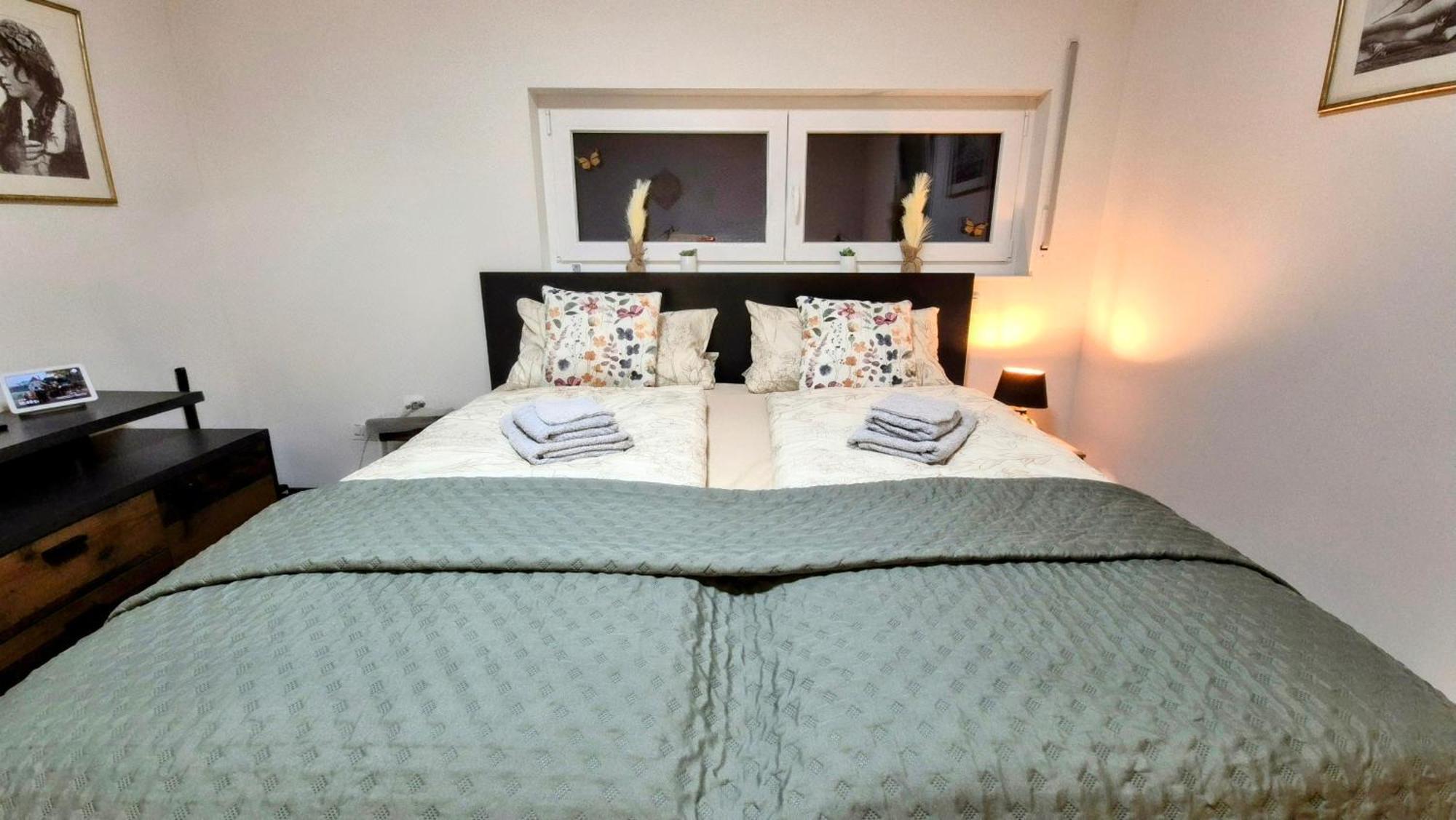 Serenity Vista Retreat Bnb Bescheid Esterno foto